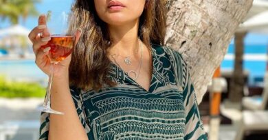 hina khan maldives vacation