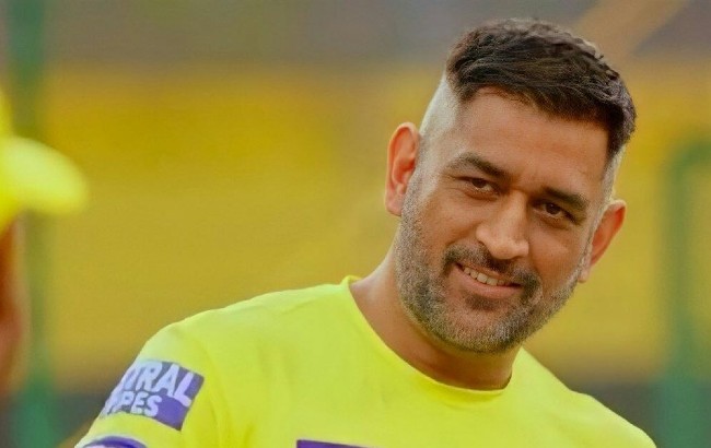 IPL 2022 : महेंद्र सिंह धोनी ने कप्तानी छोड़ी, CSK की कमान जडेजा को -  Latest News